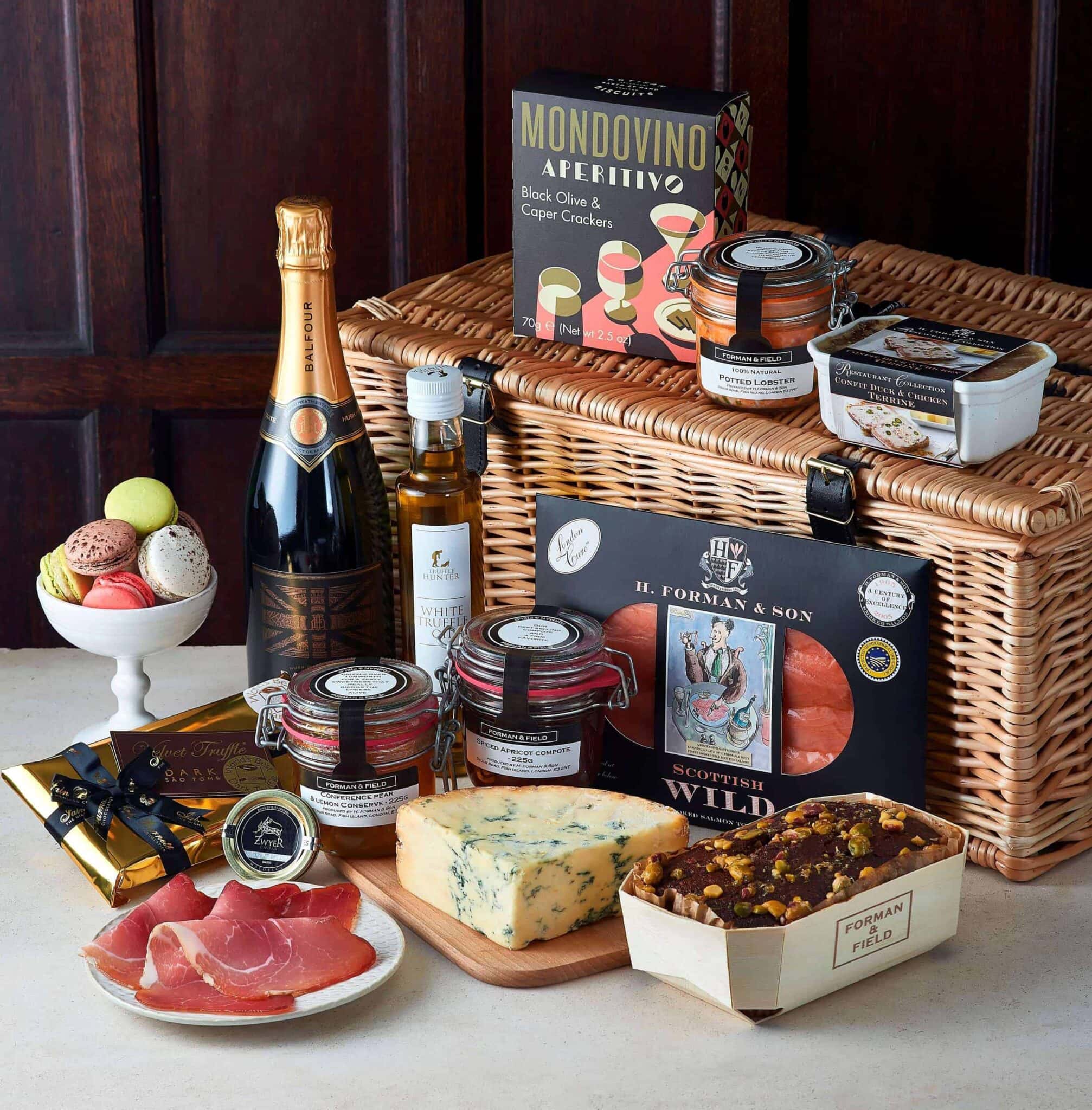 luxury-food-hamper-deluxe-hamper-forman-field
