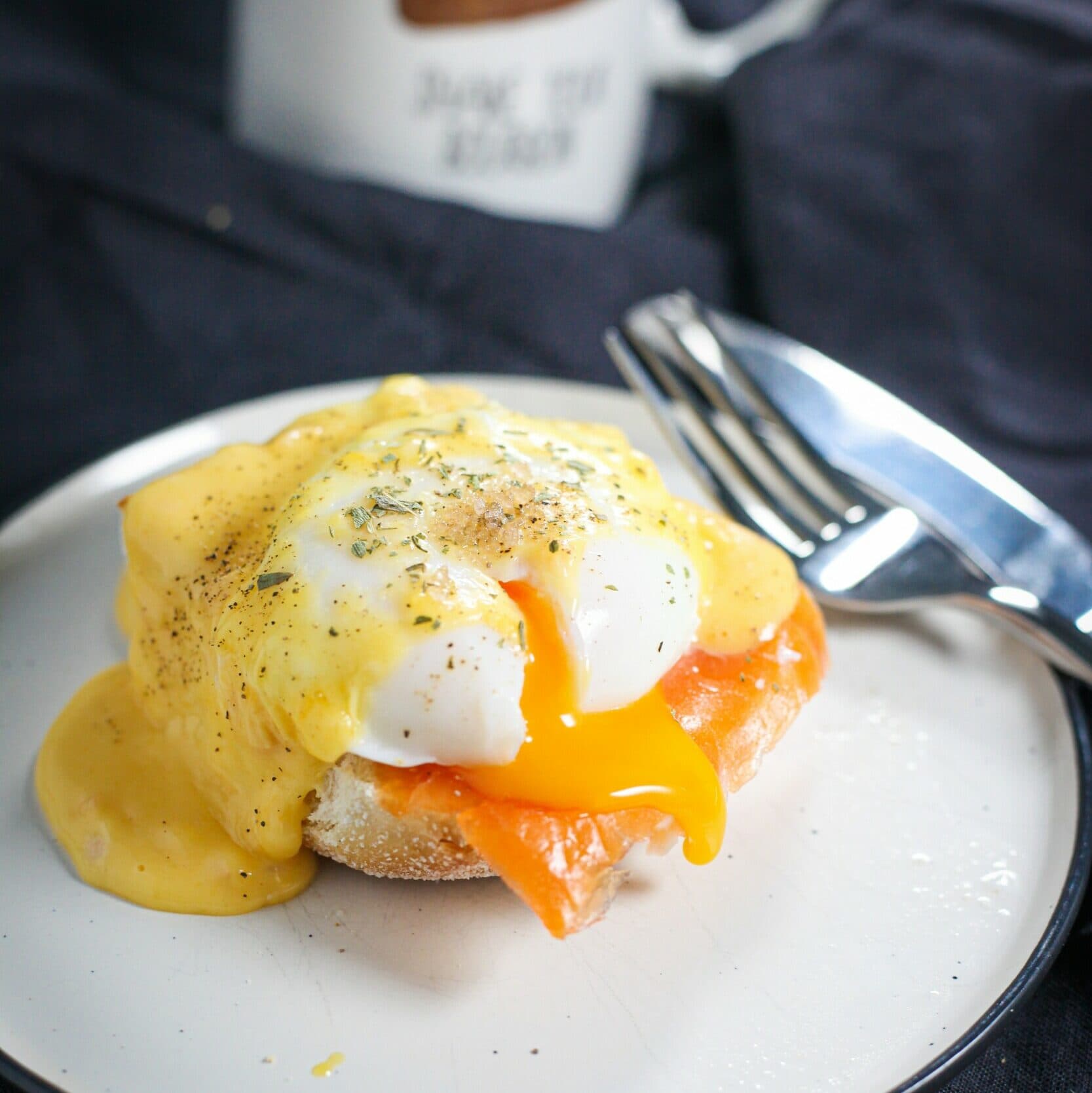 English Muffin with Smoked Salmon, Poached Eggs and Hollandaise